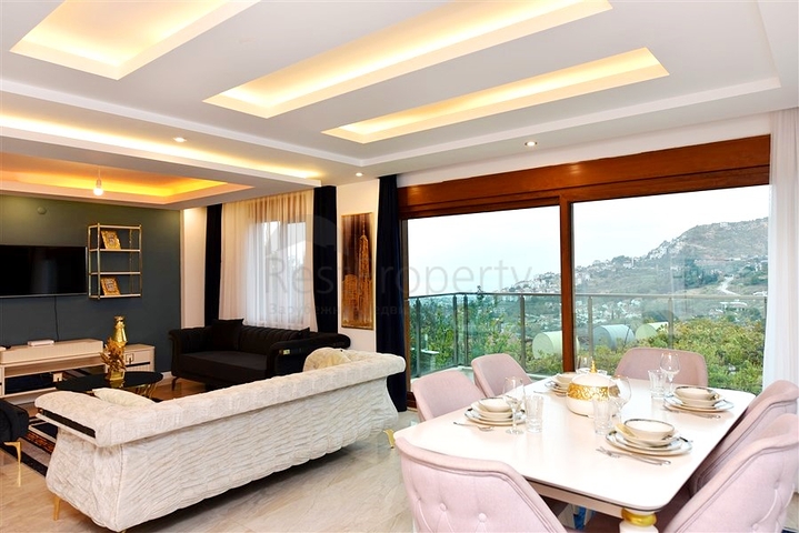 Luxury villa with a 5+1 open plan in Alanya
