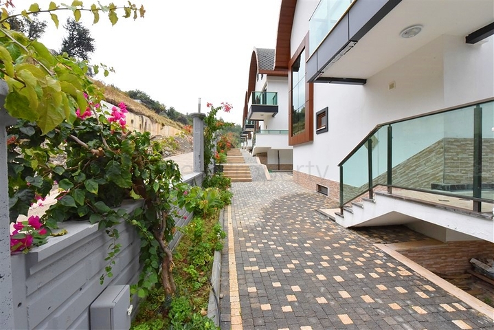 Luxury villa with a 5+1 open plan in Alanya