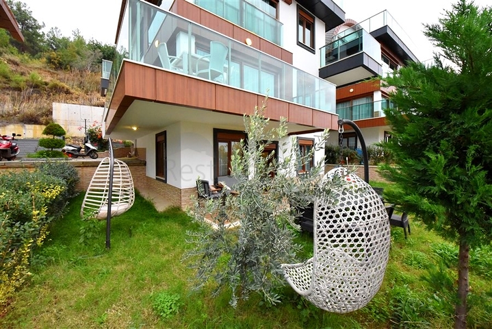 Luxury villa with a 5+1 open plan in Alanya