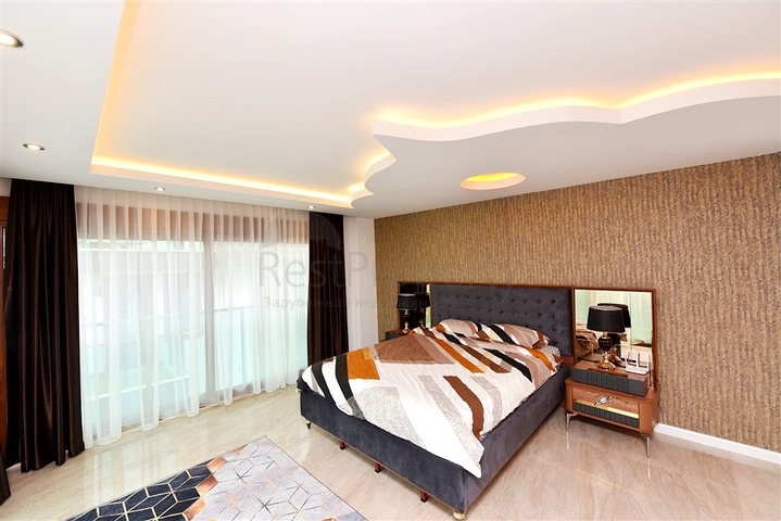 Luxury villa with a 5+1 open plan in Alanya
