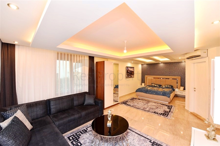 Luxury villa with a 5+1 open plan in Alanya