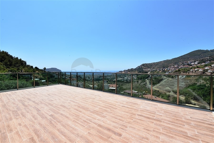 Luxury villa with a 5+1 open plan in Alanya