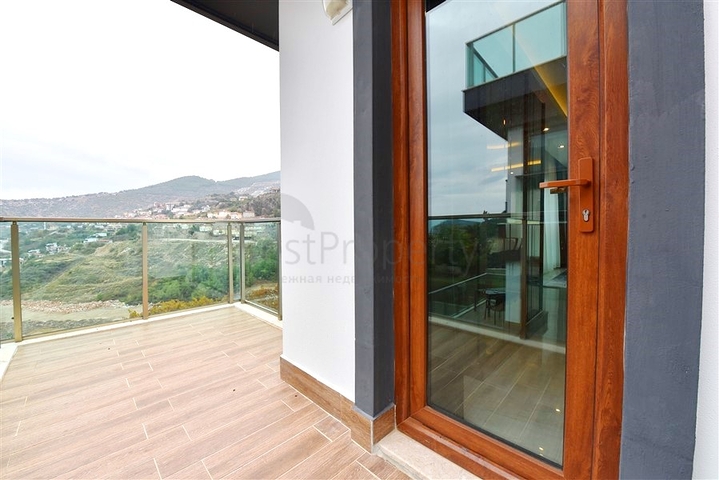 Luxury villa with a 5+1 open plan in Alanya