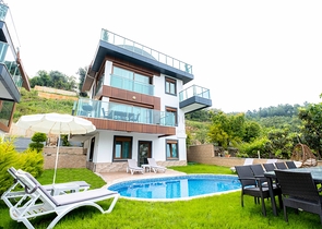 Luxury villa with a 5+1 open plan in Alanya