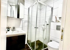 Spacious one-bedroom apartment in a residential complex with developed infrastructure in Kestel