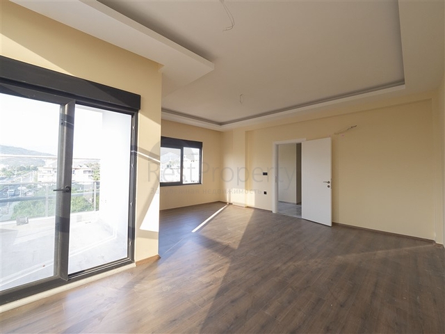 4+1 penthouse in the green area of Demirtas