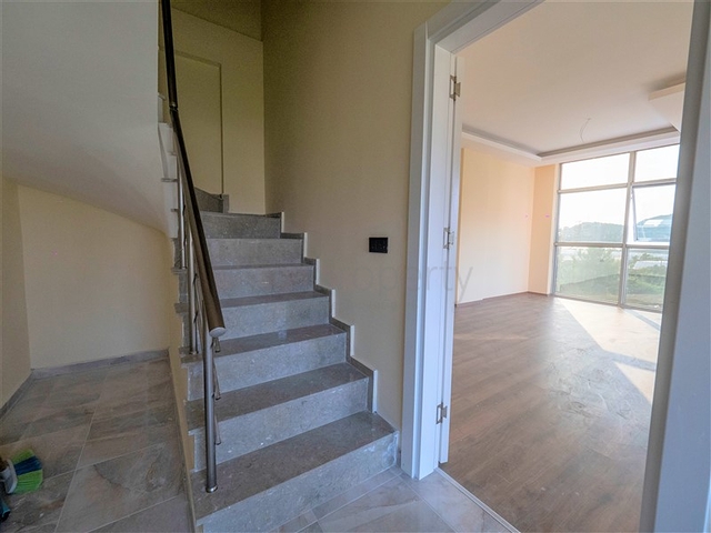 4+1 penthouse in the green area of Demirtas