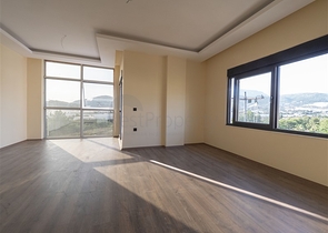 4+1 penthouse in the green area of Demirtas