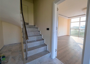 4+1 penthouse in the green area of Demirtas