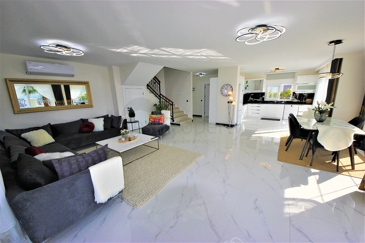 Cozy villa with panoramic views in Kargicak area