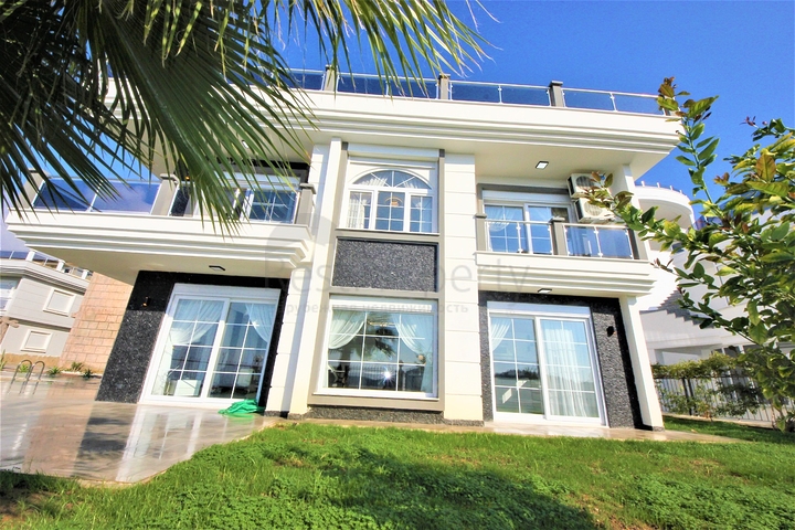 Cozy villa with panoramic views in Kargicak area