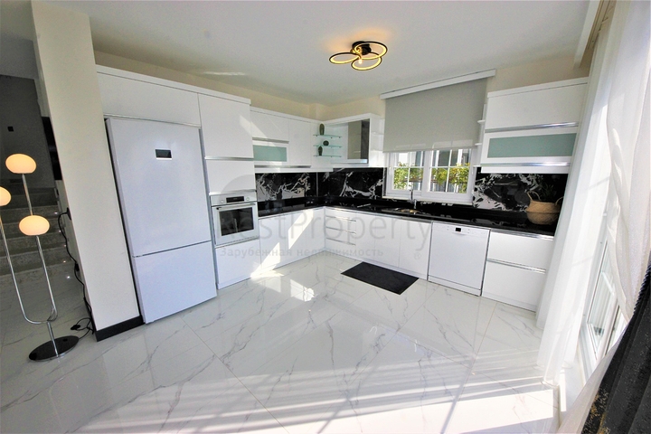 Cozy villa with panoramic views in Kargicak area