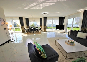 Cozy villa with panoramic views in Kargicak area