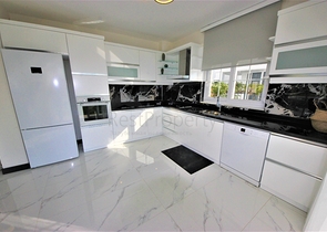 Cozy villa with panoramic views in Kargicak area