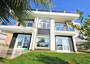 Cozy villa with panoramic views in Kargicak area