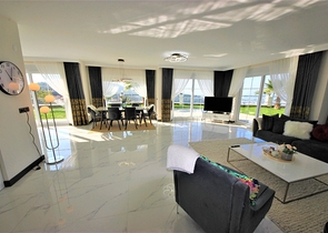 Cozy villa with panoramic views in Kargicak area