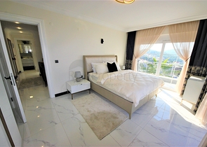 Cozy villa with panoramic views in Kargicak area