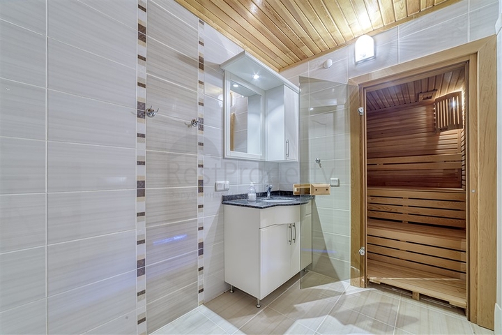 Spacious 3+1 penthouse from the owner in the Oba area