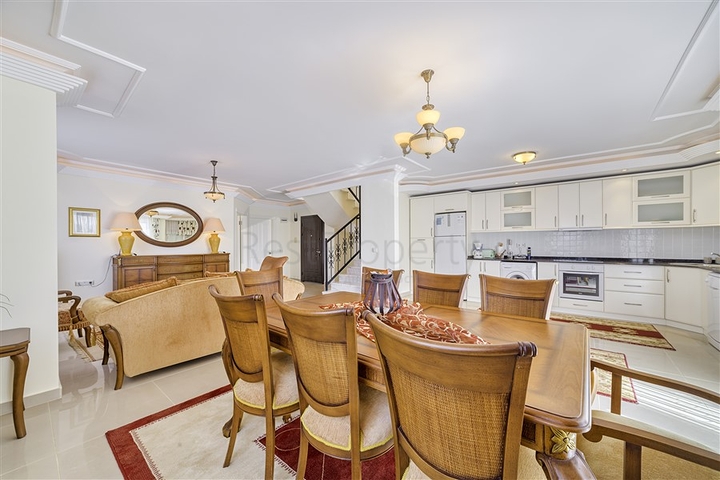 Spacious 3+1 penthouse from the owner in the Oba area