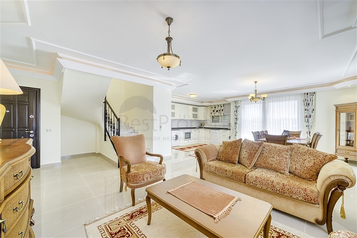 Spacious 3+1 penthouse from the owner in the Oba area