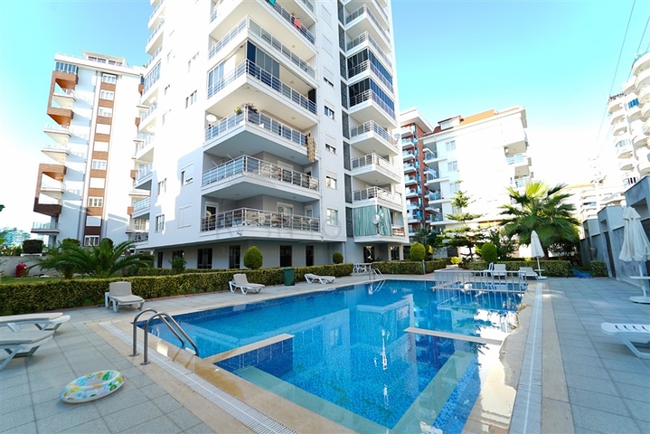 Spacious 2+1 apartment in Mahmutlar district