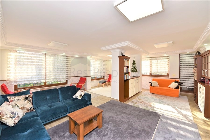 Cozy 3+1 apartment in the center of Alanya