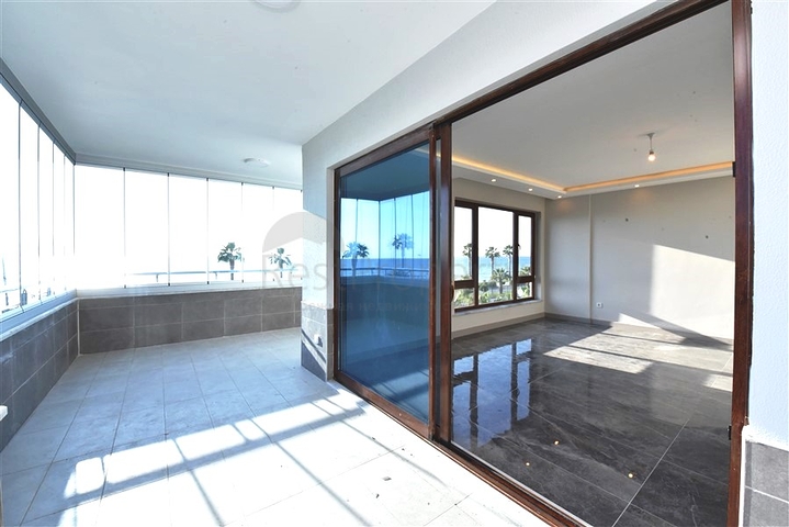 3+1 Penthouse with Mediterranean Sea view in Mahmutlar