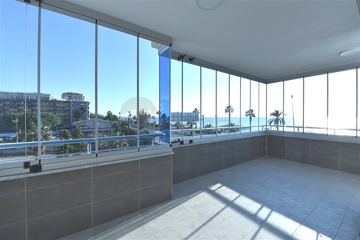 3+1 Penthouse with Mediterranean Sea view in Mahmutlar
