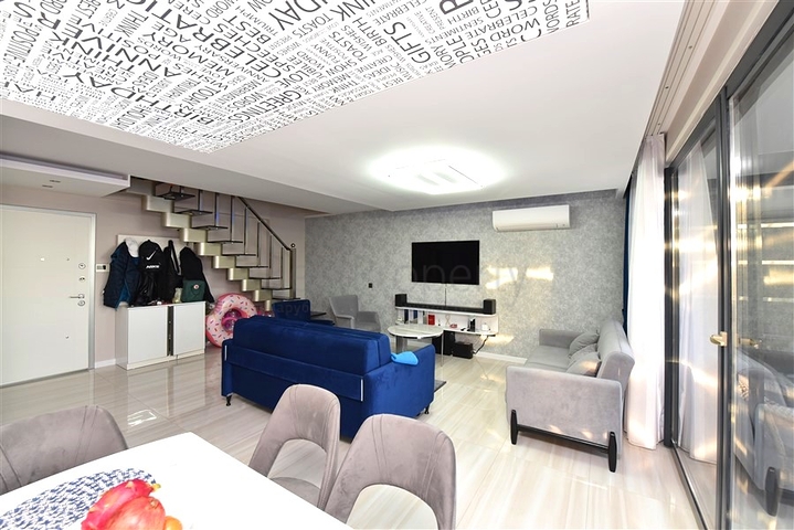 2+1 penthouse with stunning views in Kargicak area