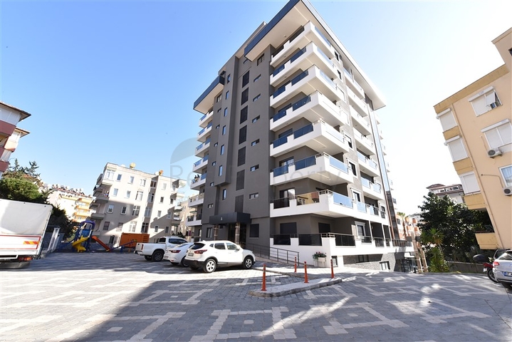 Luxury 3+1 apartment with a separate kitchen in the central part of Alanya
