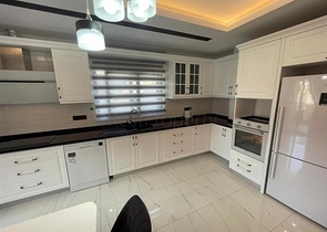 Luxury 3+1 apartment with a separate kitchen in the central part of Alanya