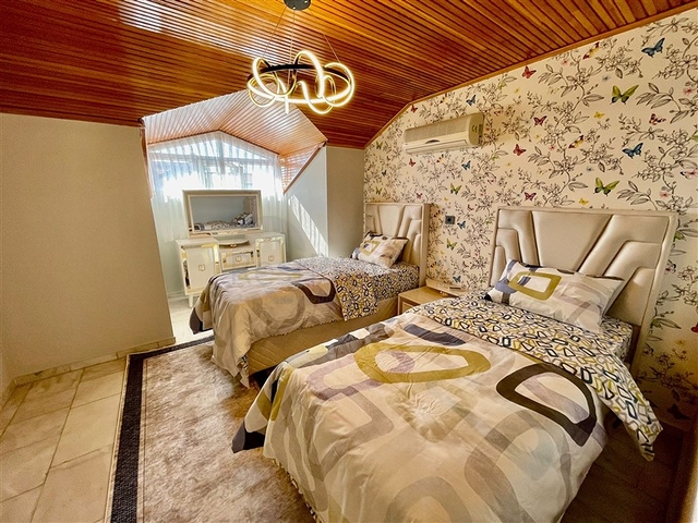 4+1 penthouse in Oba district