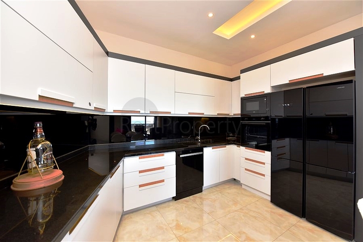 2+1 apartment for sale in the center of Alanya