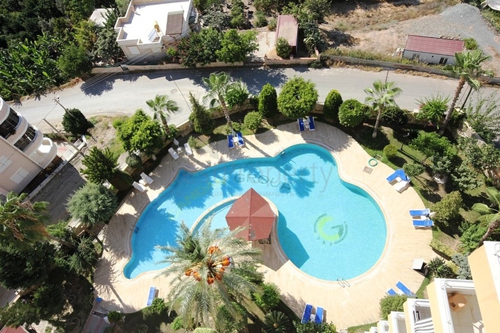 2+1 Apartment with sea view in Mahmutlar