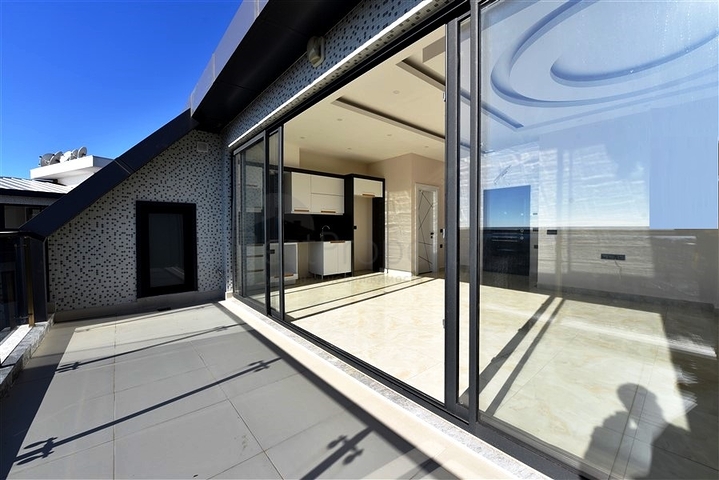 2+1 penthouse with sea view on Cleopatra