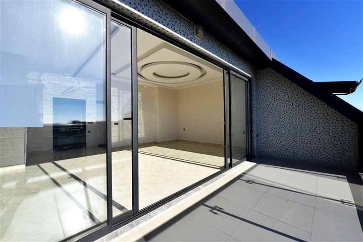 2+1 penthouse with sea view on Cleopatra