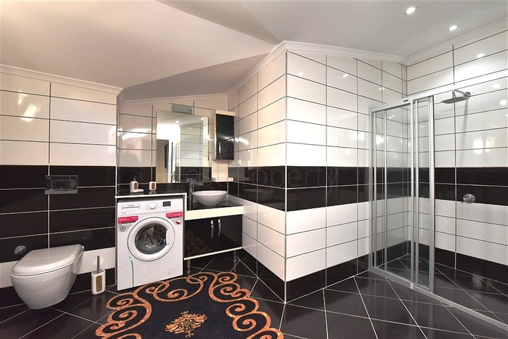 2+1 penthouse on Cleopatra