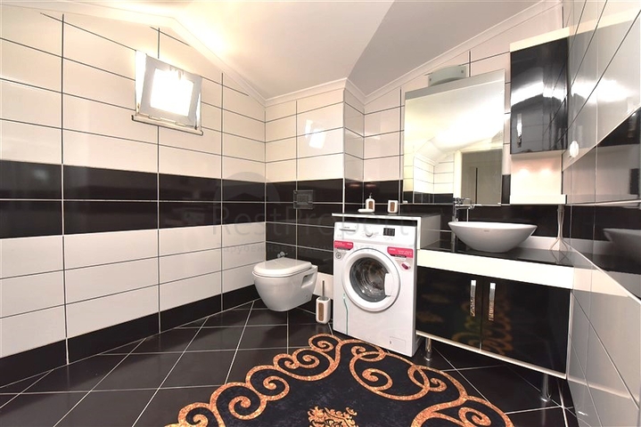 2+1 penthouse on Cleopatra