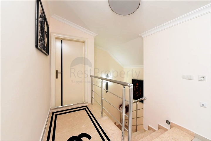 2+1 penthouse on Cleopatra