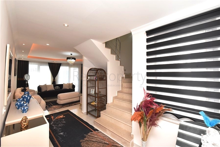 2+1 penthouse on Cleopatra