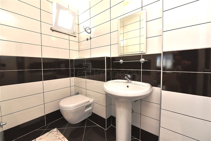 2+1 penthouse on Cleopatra