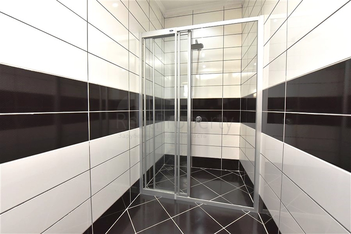 2+1 penthouse on Cleopatra