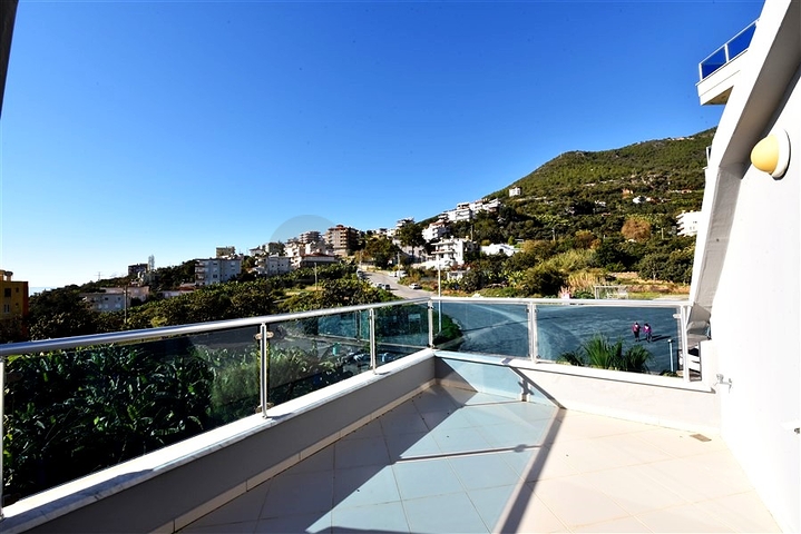 2+1 penthouse on Cleopatra