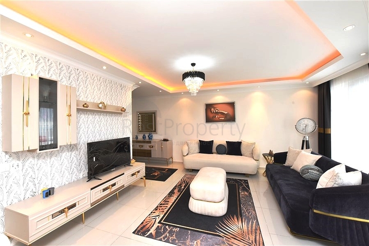 2+1 penthouse on Cleopatra