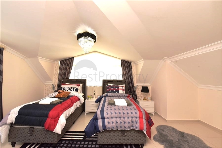 2+1 penthouse on Cleopatra