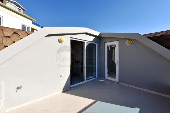 2+1 penthouse on Cleopatra