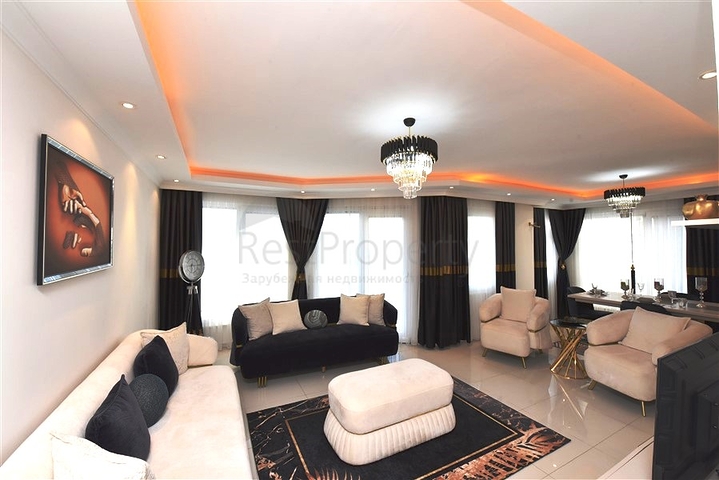 2+1 penthouse on Cleopatra