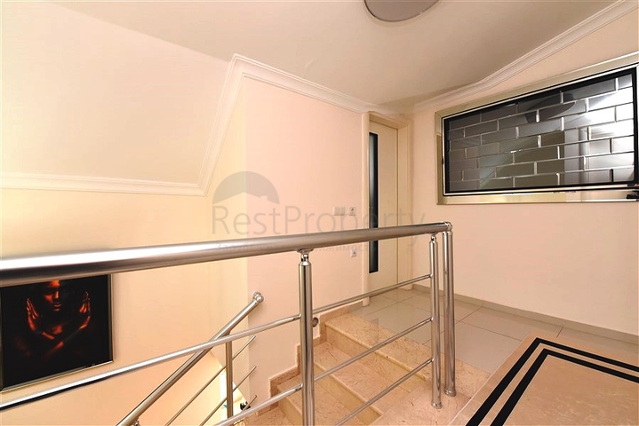 2+1 penthouse on Cleopatra