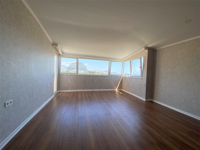 Penthouse with panoramic sea view in Tosmur area