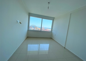 Penthouse with panoramic sea view in Tosmur area